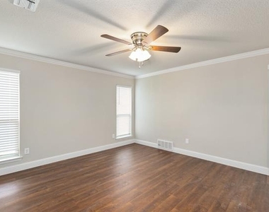 6728 Fair Meadows Drive - Photo Thumbnail 15