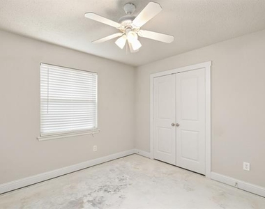 6728 Fair Meadows Drive - Photo Thumbnail 14