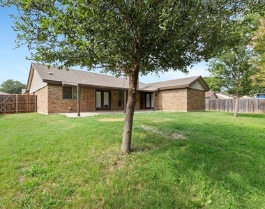 6728 Fair Meadows Drive - Photo Thumbnail 21