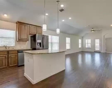 1412 Rose Bud Court - Photo Thumbnail 4
