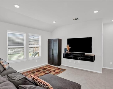 1111 Meadow Side Drive - Photo Thumbnail 19