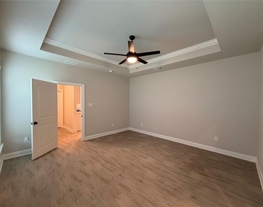 277 Saint Edmunds Way - Photo Thumbnail 4