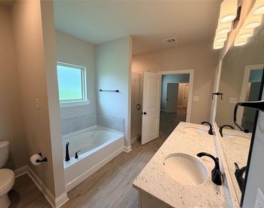 277 Saint Edmunds Way - Photo Thumbnail 5