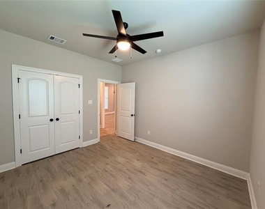 277 Saint Edmunds Way - Photo Thumbnail 7