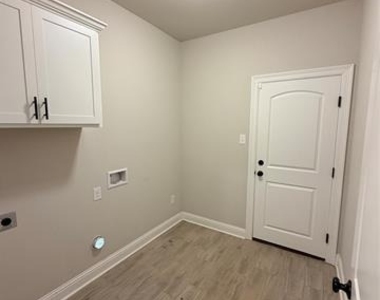 277 Saint Edmunds Way - Photo Thumbnail 10