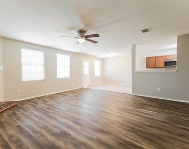 609 Rosemary Drive - Photo Thumbnail 4