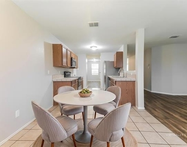 609 Rosemary Drive - Photo Thumbnail 8