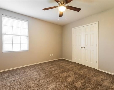 609 Rosemary Drive - Photo Thumbnail 13