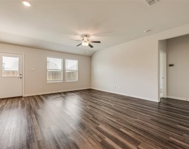 408 Ronda Road - Photo Thumbnail 6