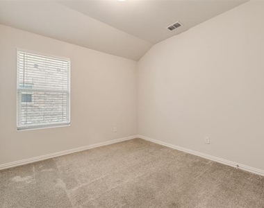 408 Ronda Road - Photo Thumbnail 13