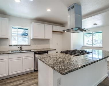 3564 Virginia Boulevard - Photo Thumbnail 6
