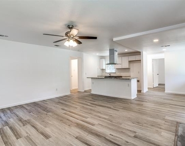 3564 Virginia Boulevard - Photo Thumbnail 5