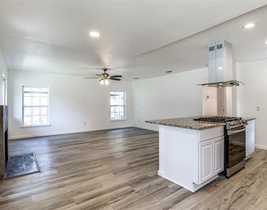 3564 Virginia Boulevard - Photo Thumbnail 4