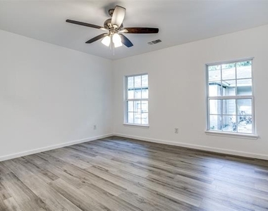 3564 Virginia Boulevard - Photo Thumbnail 14