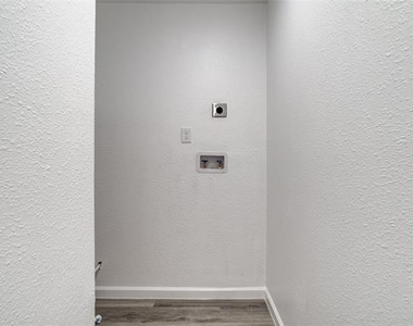 3564 Virginia Boulevard - Photo Thumbnail 17