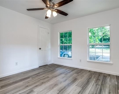 3564 Virginia Boulevard - Photo Thumbnail 10