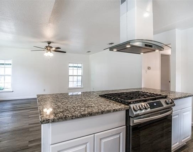 3564 Virginia Boulevard - Photo Thumbnail 8