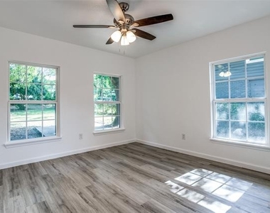 3564 Virginia Boulevard - Photo Thumbnail 9