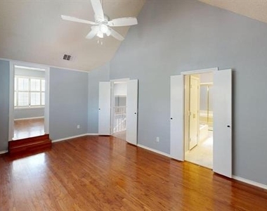 9010 Cumberland Drive - Photo Thumbnail 7