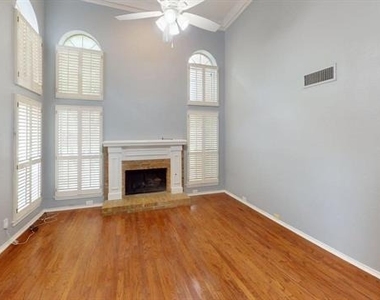 9010 Cumberland Drive - Photo Thumbnail 3