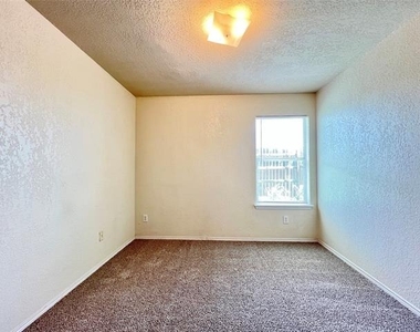1103 Savage Drive - Photo Thumbnail 12