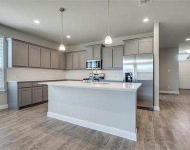 5231 Meadow Lane - Photo Thumbnail 2