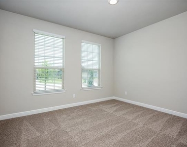 5231 Meadow Lane - Photo Thumbnail 5
