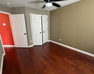 2016 Londonderry Drive - Photo Thumbnail 9