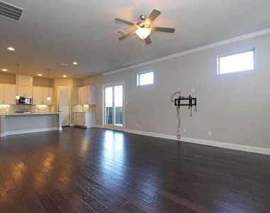 600 Ansley Way - Photo Thumbnail 6