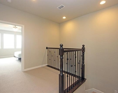 600 Ansley Way - Photo Thumbnail 16