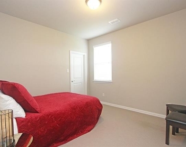 600 Ansley Way - Photo Thumbnail 23