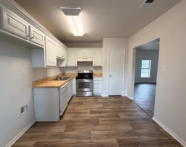 1309 N Clay Street - Photo Thumbnail 7