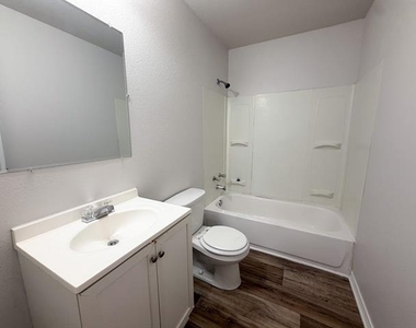 1309 N Clay Street - Photo Thumbnail 12