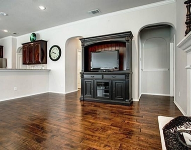 8928 Manana Street - Photo Thumbnail 12