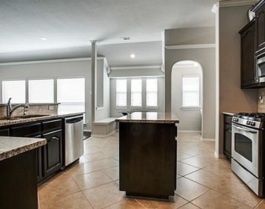 8928 Manana Street - Photo Thumbnail 7