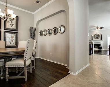 8928 Manana Street - Photo Thumbnail 4