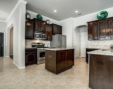 8928 Manana Street - Photo Thumbnail 6