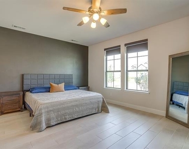 2113 Domingo Drive - Photo Thumbnail 6