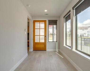 2113 Domingo Drive - Photo Thumbnail 5