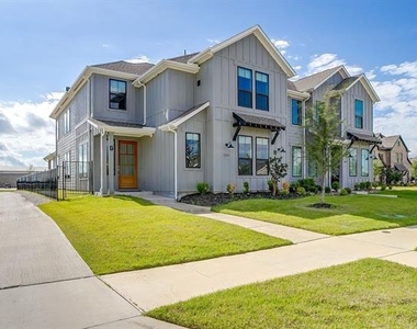 2113 Domingo Drive - Photo Thumbnail 3