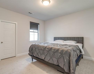 2113 Domingo Drive - Photo Thumbnail 26