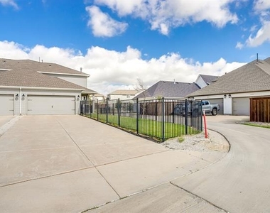 2113 Domingo Drive - Photo Thumbnail 35
