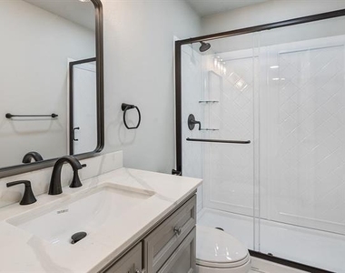 208 N Coleman Street - Photo Thumbnail 18