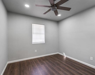 208 N Coleman Street - Photo Thumbnail 16