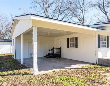 208 N Coleman Street - Photo Thumbnail 23