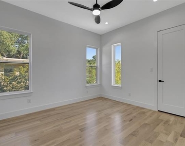3720 Fairfax Avenue - Photo Thumbnail 12