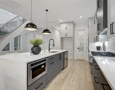 3720 Fairfax Avenue - Photo Thumbnail 4
