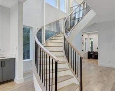 3720 Fairfax Avenue - Photo Thumbnail 6