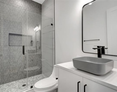 3720 Fairfax Avenue - Photo Thumbnail 7