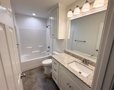 200 N Dallas Street - Photo Thumbnail 14